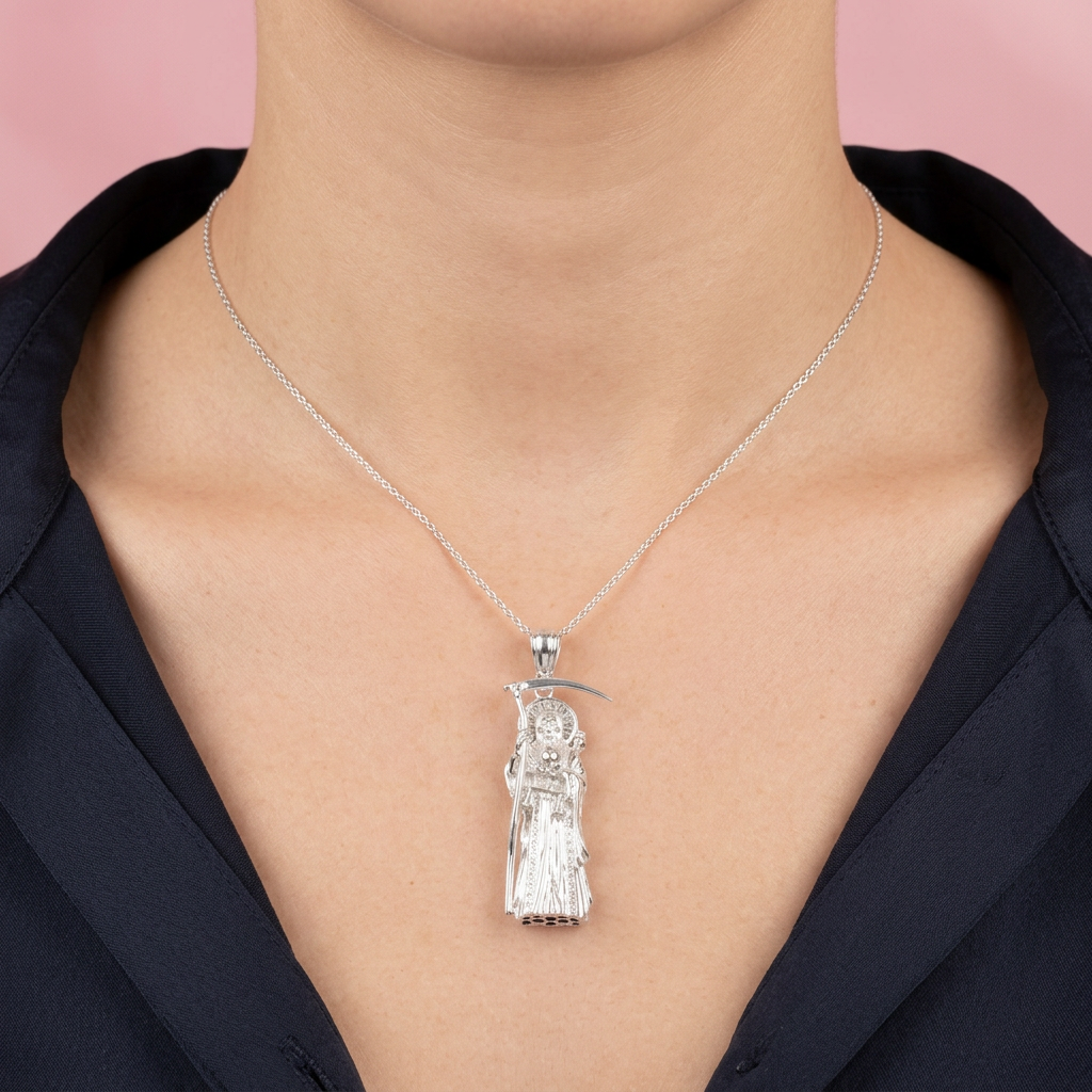 Dije Bulto de Plata .925 Santa Muerte de Diseño Hueco y Fino mod. 2752