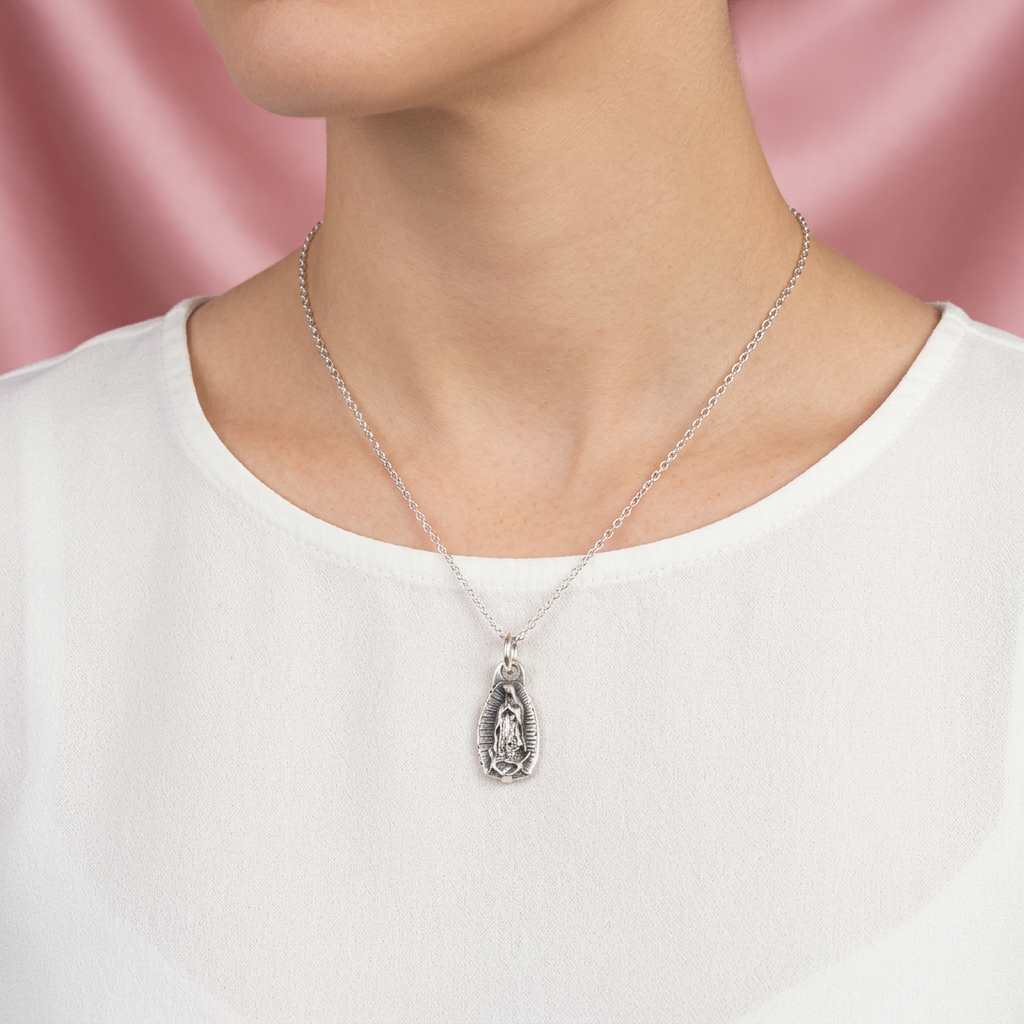 Dije de Plata .925 Virgen Guadalupe de Diseño Pavonado mod. 2559