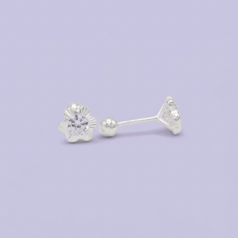 Broquel de Plata .925  Flor Chica con Zirconia Blanca Brillante  mod. 3070