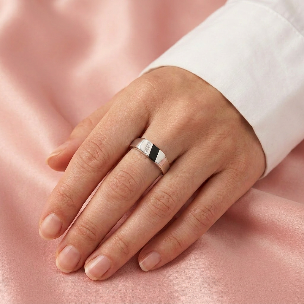 Anillo de Plata .925 Diseño Especial con Onix y Zirconias mod. 2660