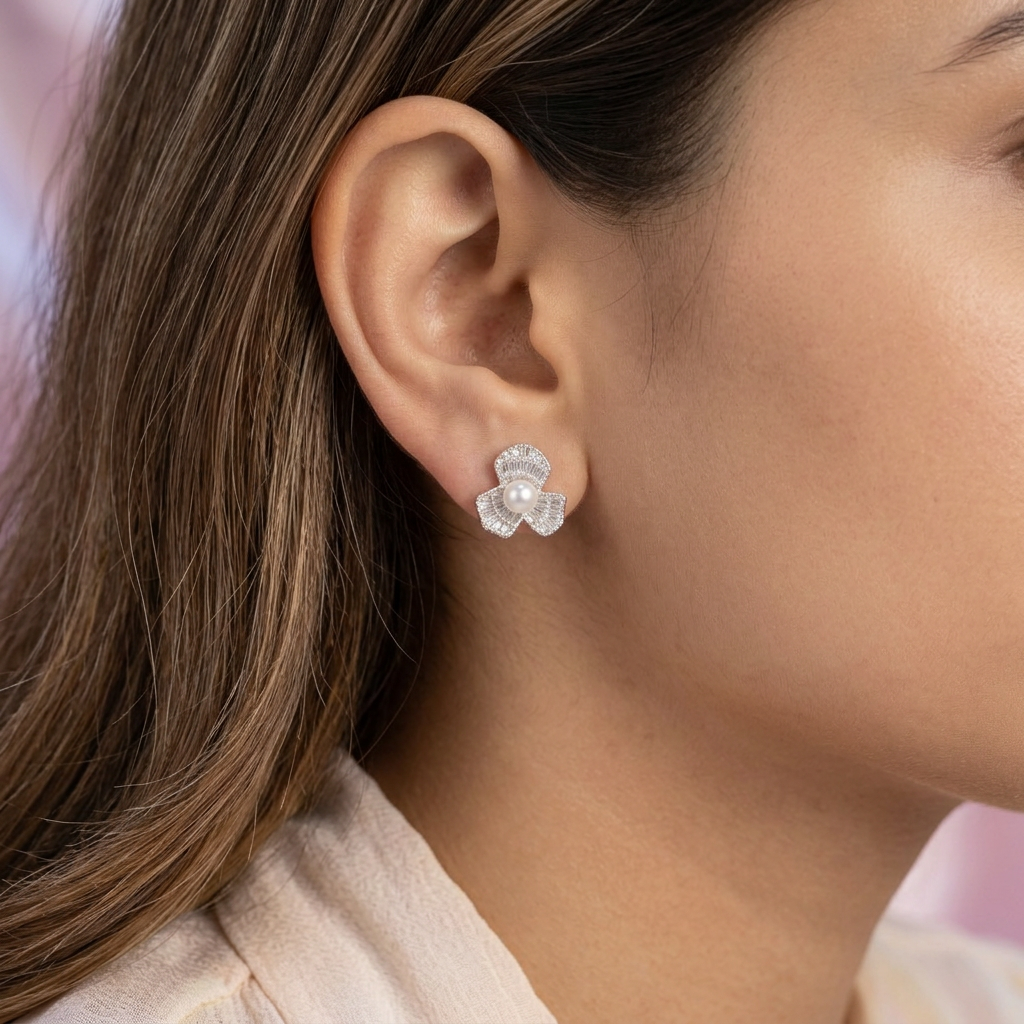 Arete de Plata .925 Diseño de Flor Perla con Zirconias mod. 2777