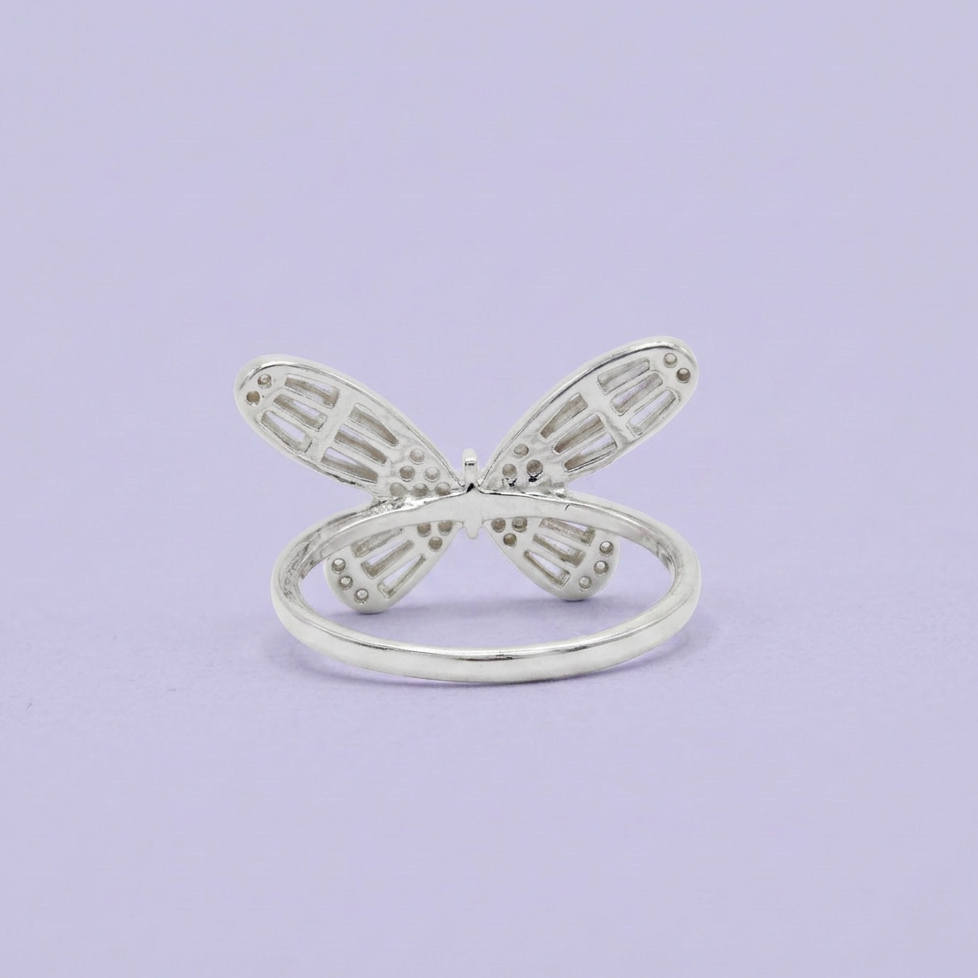 Anillo de Plata .9025 Diseño de Mariposa con Zirconia Blanca mod. 2800