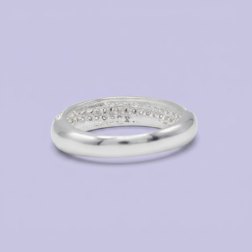 Anillo de Plata .925  Con Diseño Torzal e Incrustación de Zirconias mod. 3138