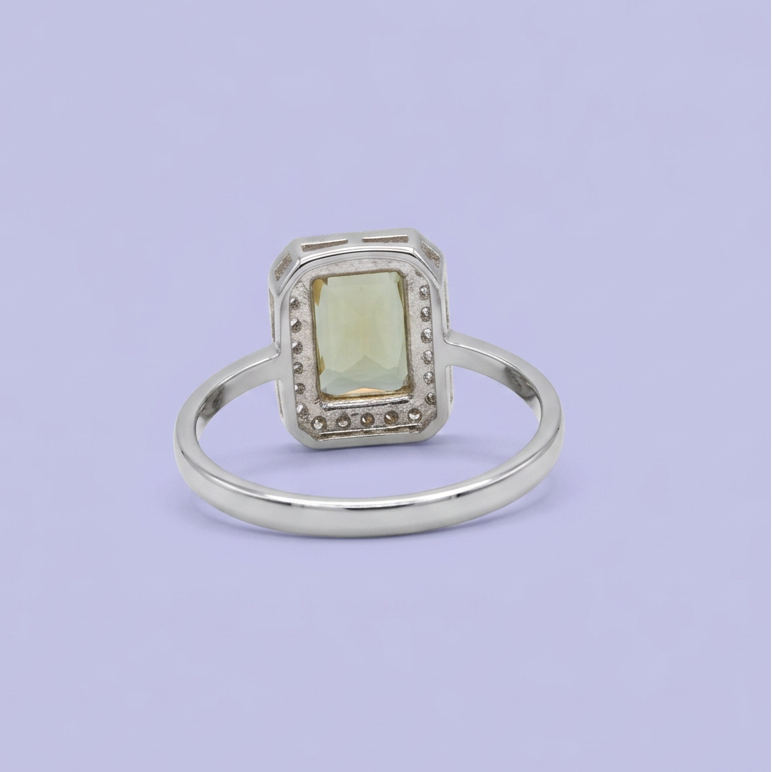 Anillo de Plata .925 Rectangular con Zirconia Verde Olivo mod. 3125