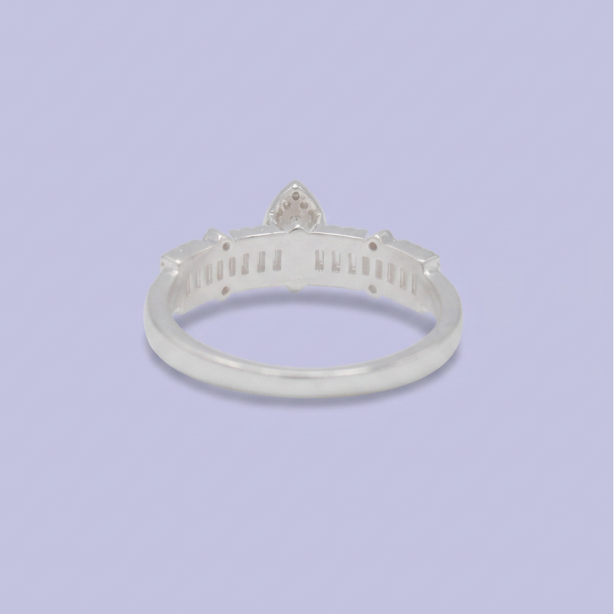 Anillo de Plata .925 Con Diseño de Corte Baguette y Capullo de Zirconia mod. 3119