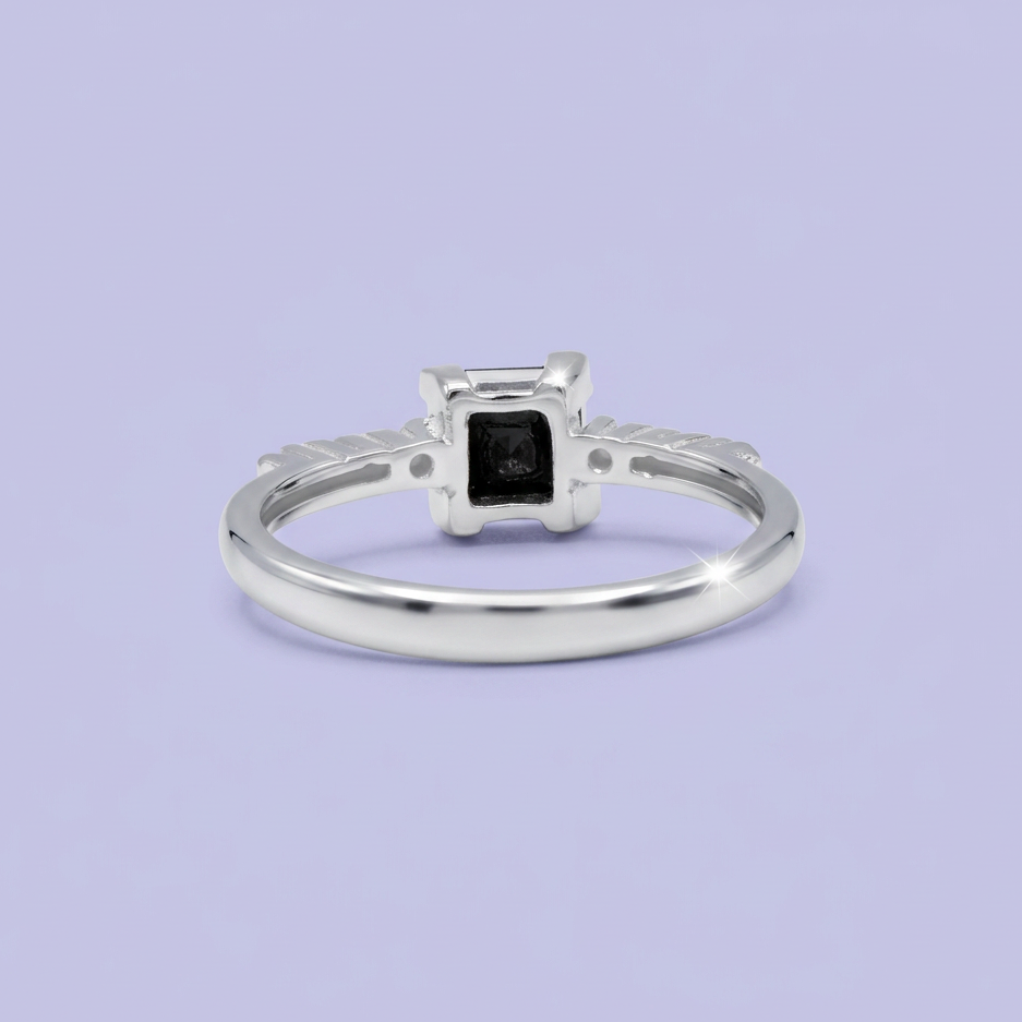 Anillo de Plata .925  Cuadrado Chico con Zirconia Negra mod. 3124
