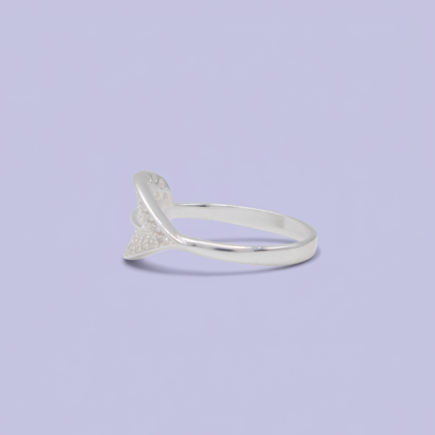 Anillo de Plata .925  con Diseño de Hoja Grande con Incrustación de Zirconia mod. 3145