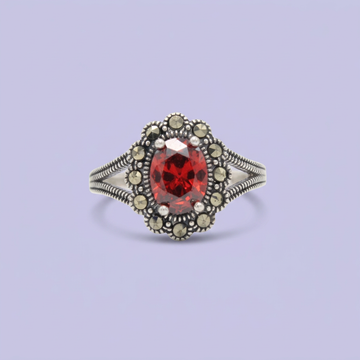 Anillo de Plata .925 Diseño Elegante con Zirconia Color Rojo Rubí y Marquesitas mod. 3153