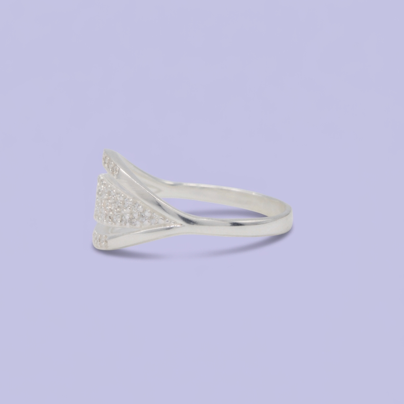 Anillo de Plata .925 Triple Linea con Incrustación de Zirconias Brillantes mod. 3148