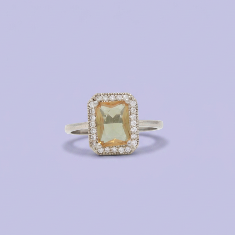 Anillo de Plata .925 Rectangular con Zirconia Verde Olivo mod. 3125