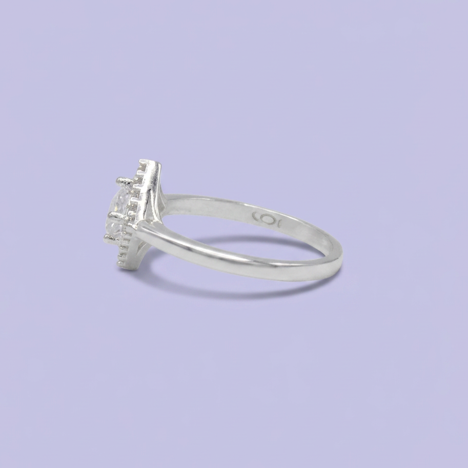 Anillo de Plata .925  con Diseño de Rombo con Incustración de Zirconia Blanca mod. 3118
