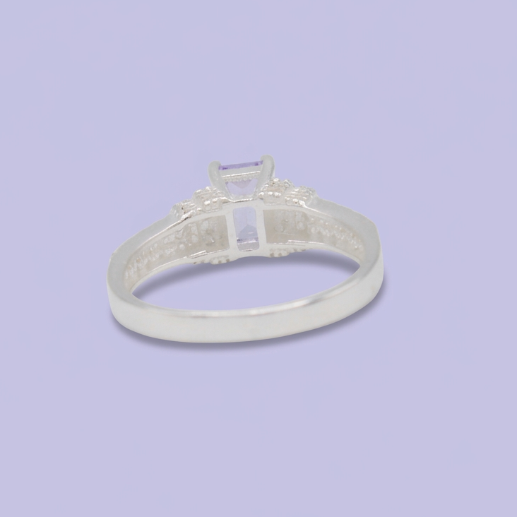 Anillo de Plata .925 Elegante Morado con Incrustación de Zirconias Brillantes mod. 3142