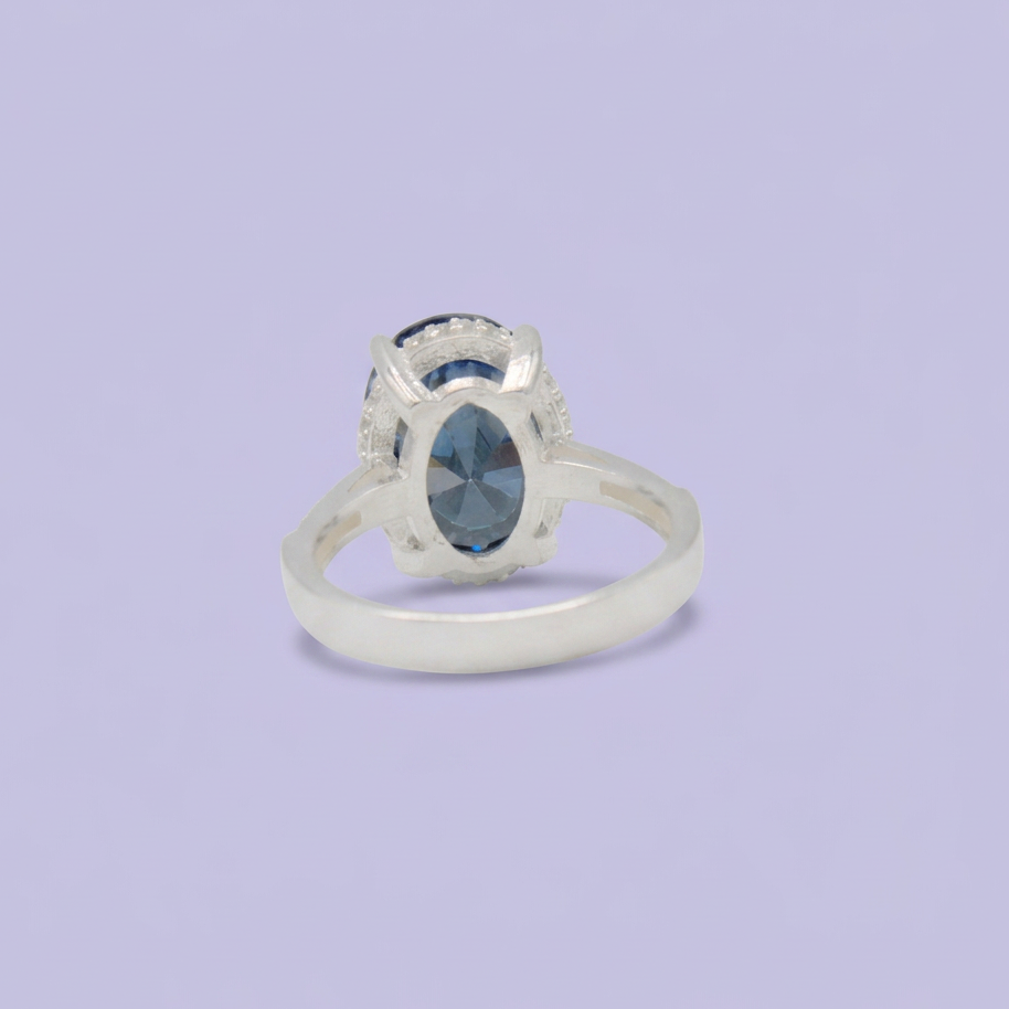 Anillo de Plata .925  Oval Topacio con Incrustación de Zirconia Grande mod. 3140