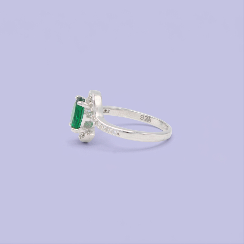 Anillo de Plata .925  Con Detalle Cruzado y Zirconia Color Esmeralda mod. 2925