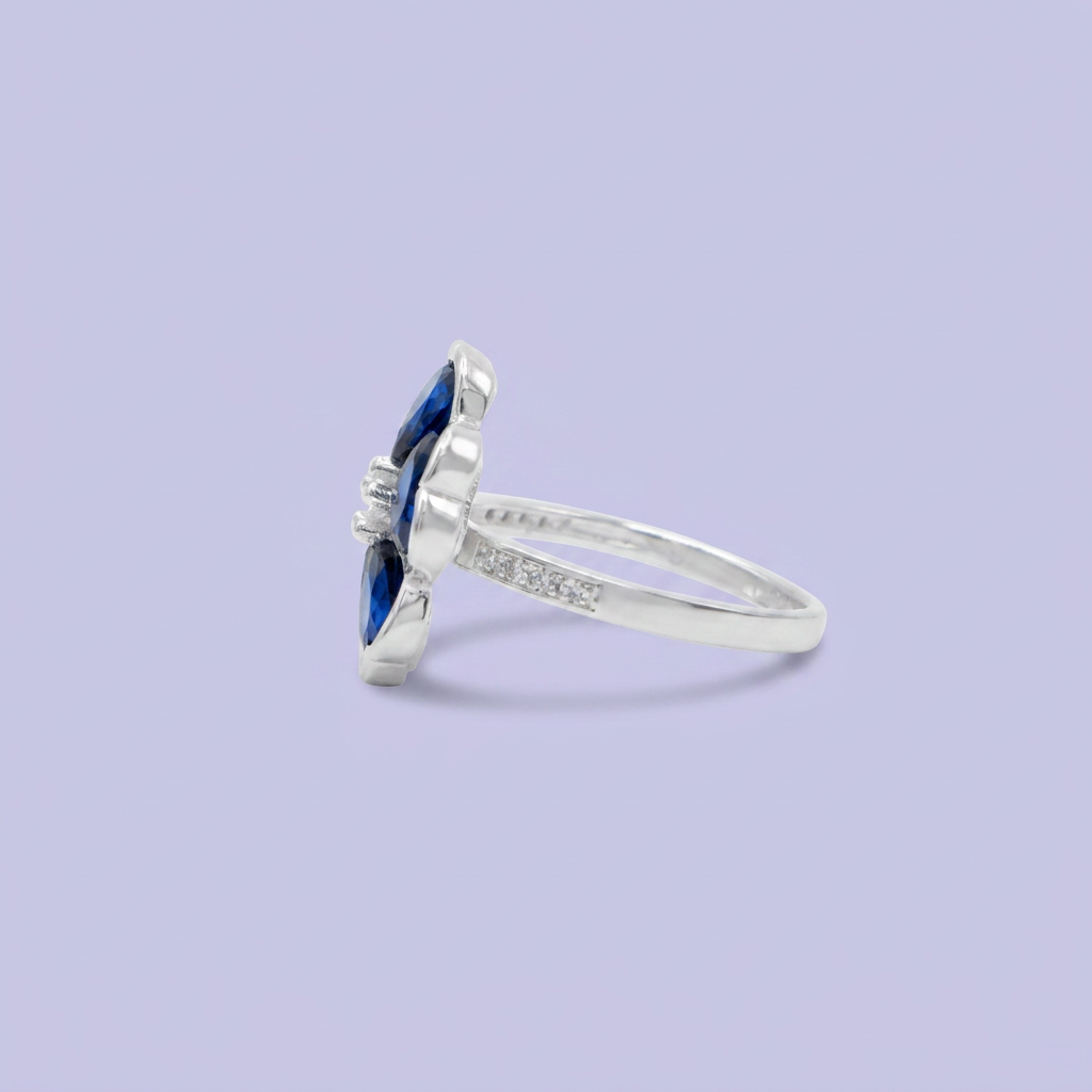 Anillo de Plata .9025 Diseño de Flor de Trebol con Zirconia Azul mod. 2794