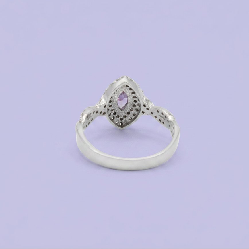 Anillo Solitario de Plata .925 Diseño Brillante con Zirconia Oval Morada mod. 2641