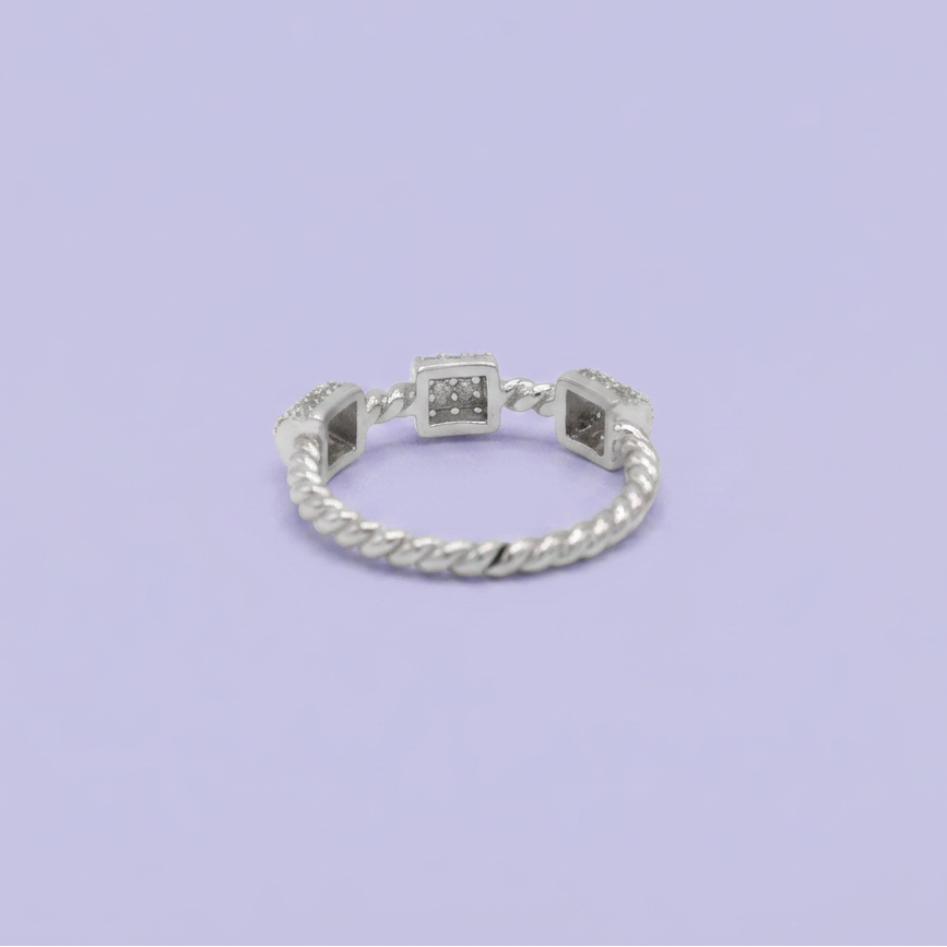 Anillo de Plata .925 Diseño Trenzado Brillante con Incrustacion de Zirconias mod. 2644