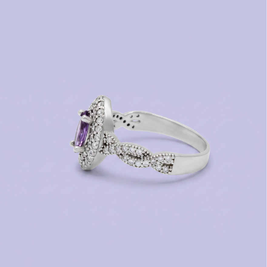 Anillo Solitario de Plata .925 Diseño Brillante con Zirconia Oval Morada mod. 2641
