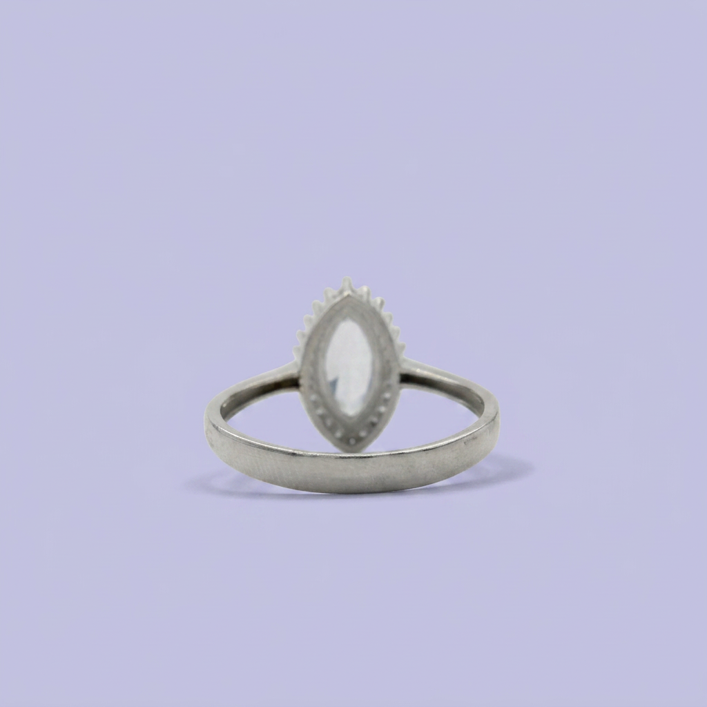 Anillo Solitario de Plata .925 con Corte Marquise mod. 2415