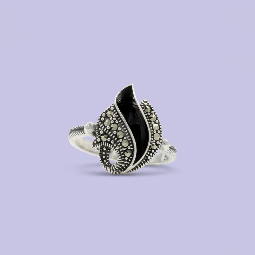 Anillo de Plata .925 Diseño Gota con Ónix mod. 2246