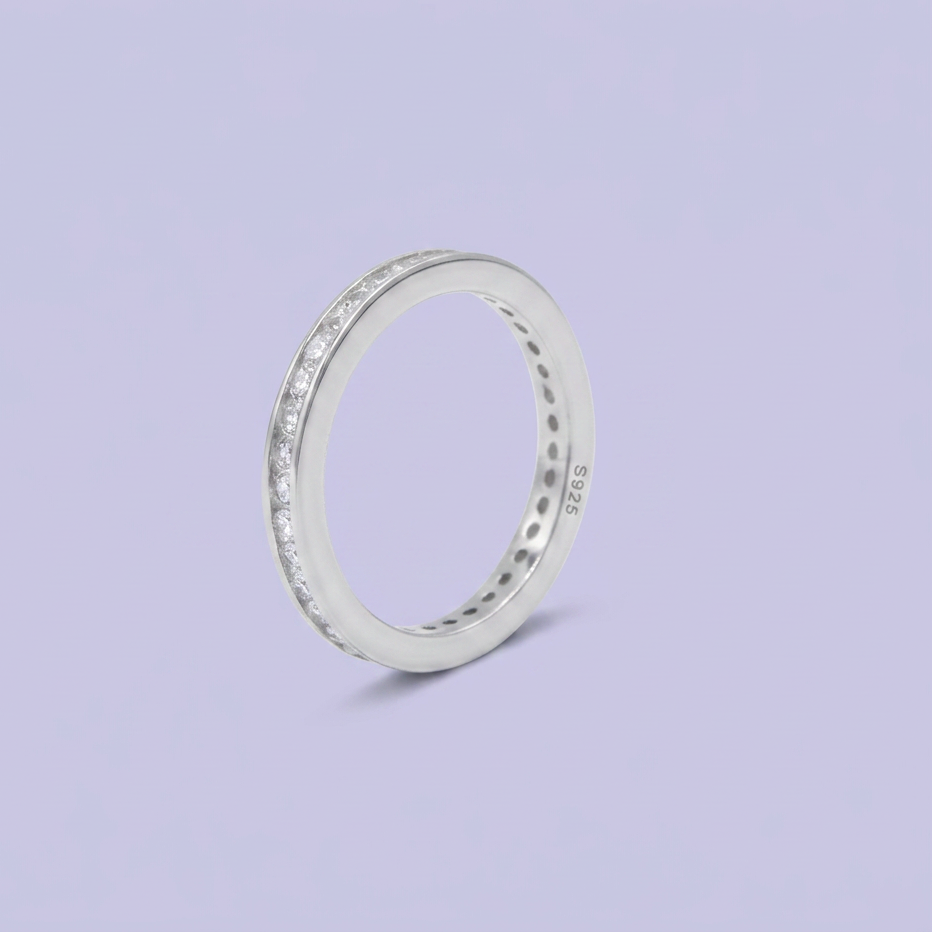 Anillo de Plata .925 Elegante con Incrustacion de Zirconias Blancas mod. 2929
