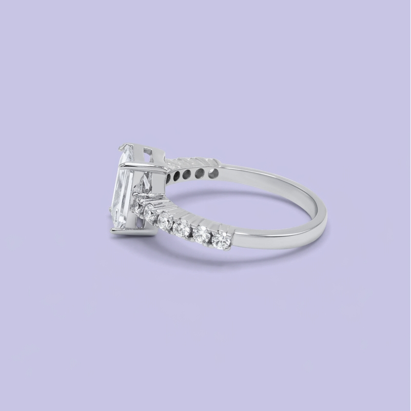 Anillo de Plata .925 Diseño Rectagular Brillante Incrustado de Zirconias  mod. 2646