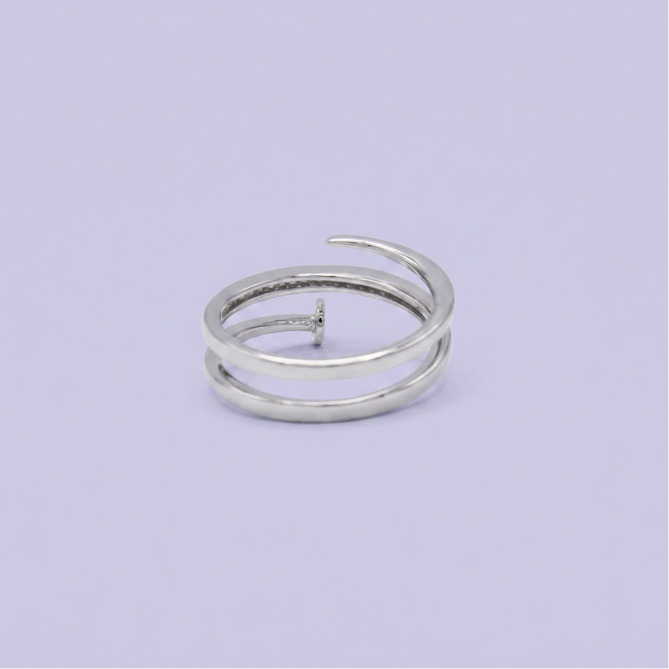 Anillo de Plata .925 con Diseño de Clavo e Incrustación de Zirconias mod. 2927