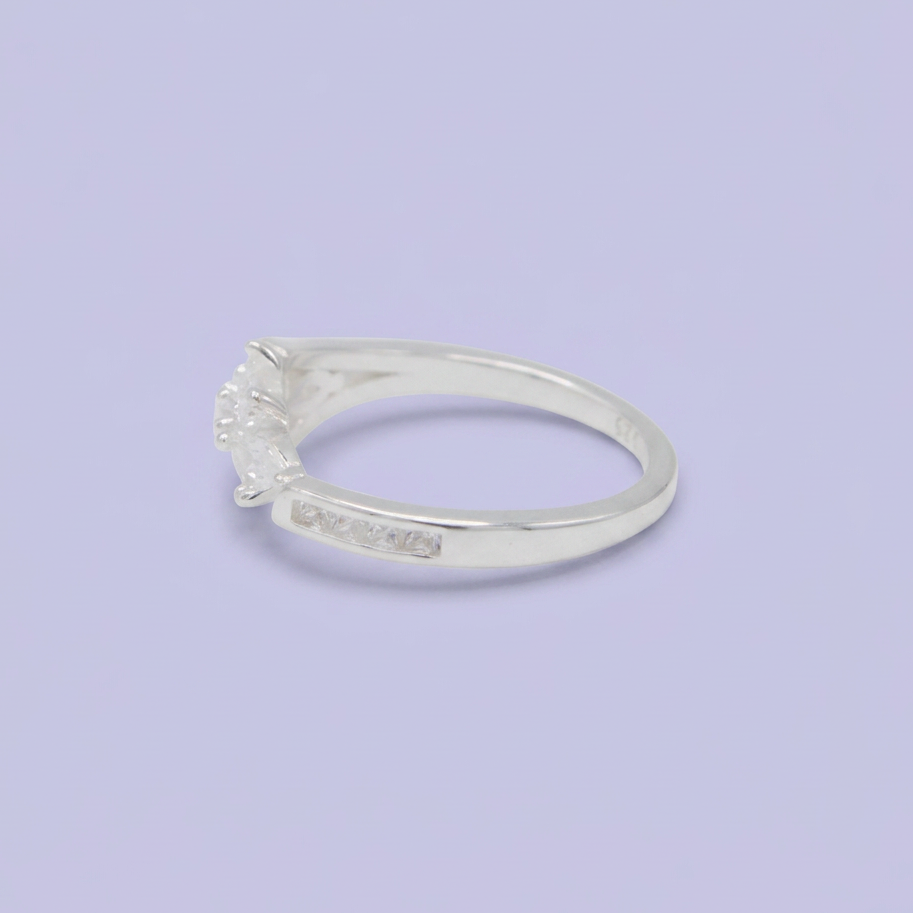 Anillo de Plata .925 con Diseño Espiga y  Zirconia mod. 3094