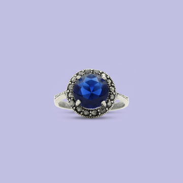 Anillo de Plata .925 Centro Zirconia Azul con Decorado de Marquesitas mod. 2254
