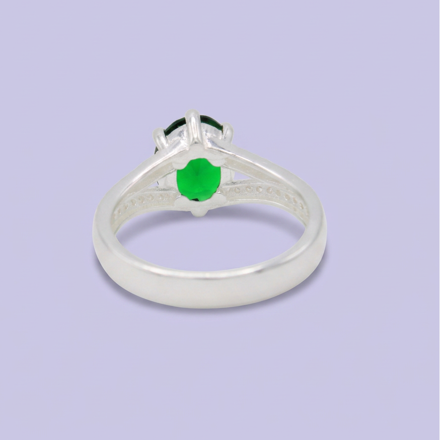 Anillo de Plata .925 con Diseño Oval con Zirconia Color Verde Esmeralda mod. 3104