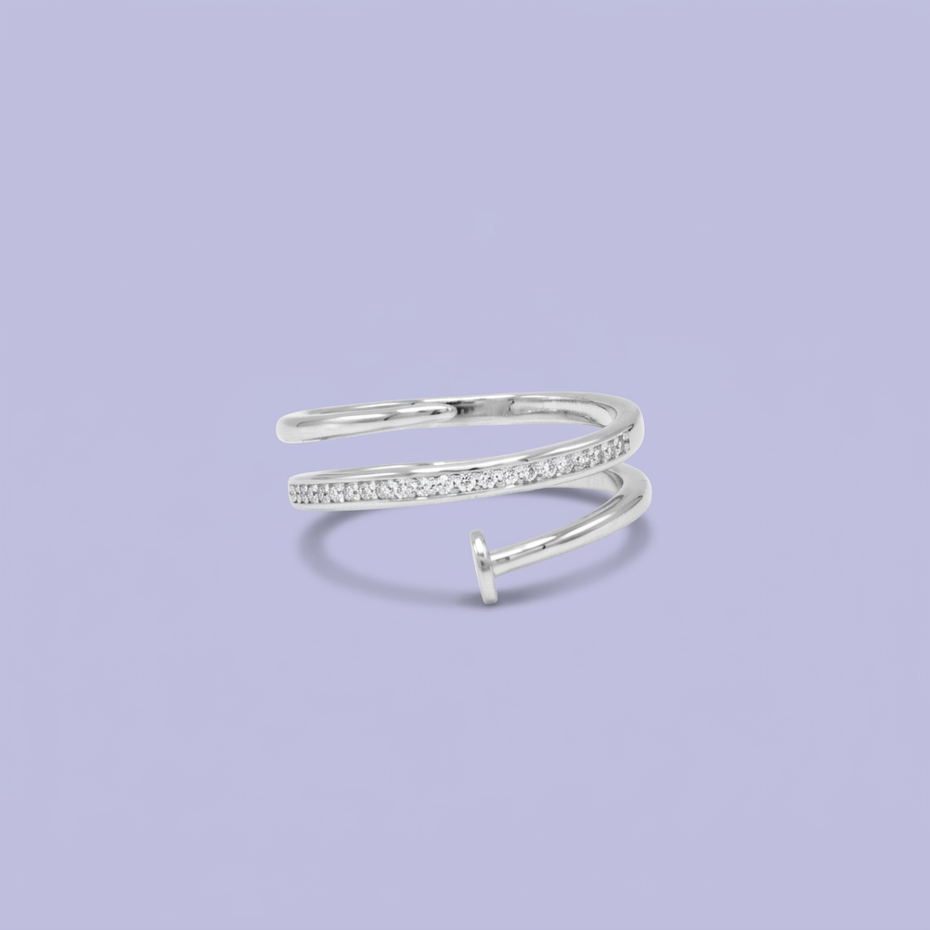 Anillo de Plata .925 con Diseño de Clavo e Incrustación de Zirconias mod. 2927