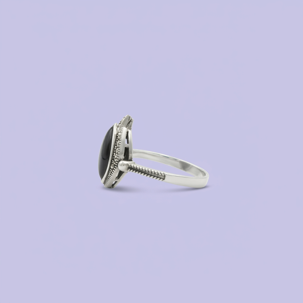 Anillo de Plata .925 Diseño Gota con Ónix mod. 2246
