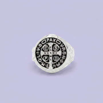 Anillo de Plata .925 Sello de San Benito Incrusado con Zirconias mod. 2663