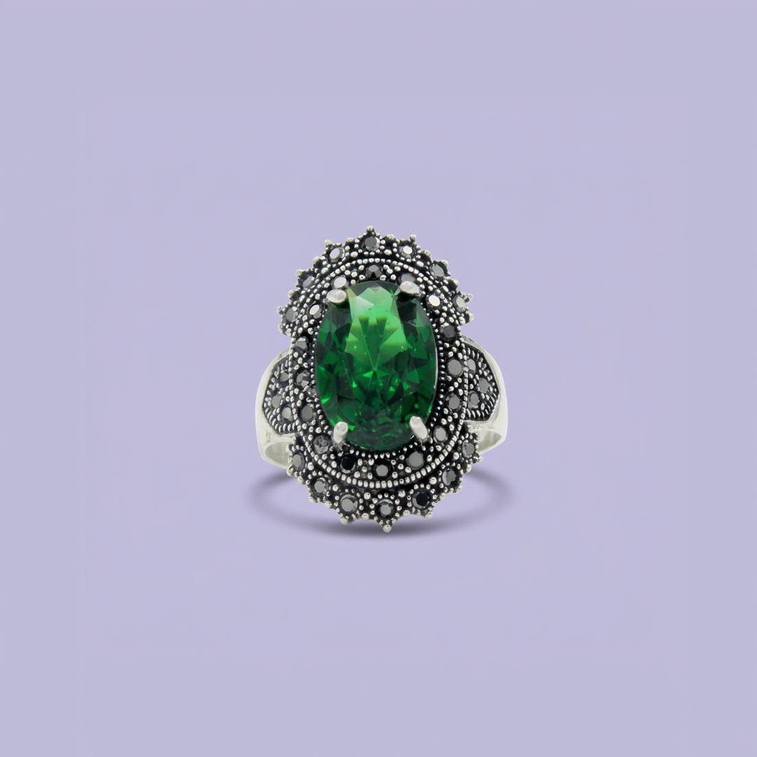 Anillo de Plata .925. Gran Arreglo de Marquesitas con Zirconia Verde mod. 2258