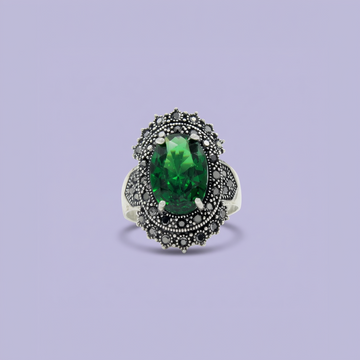 Anillo de Plata .925. Gran Arreglo de Marquesitas con Zirconia Verde mod. 2258