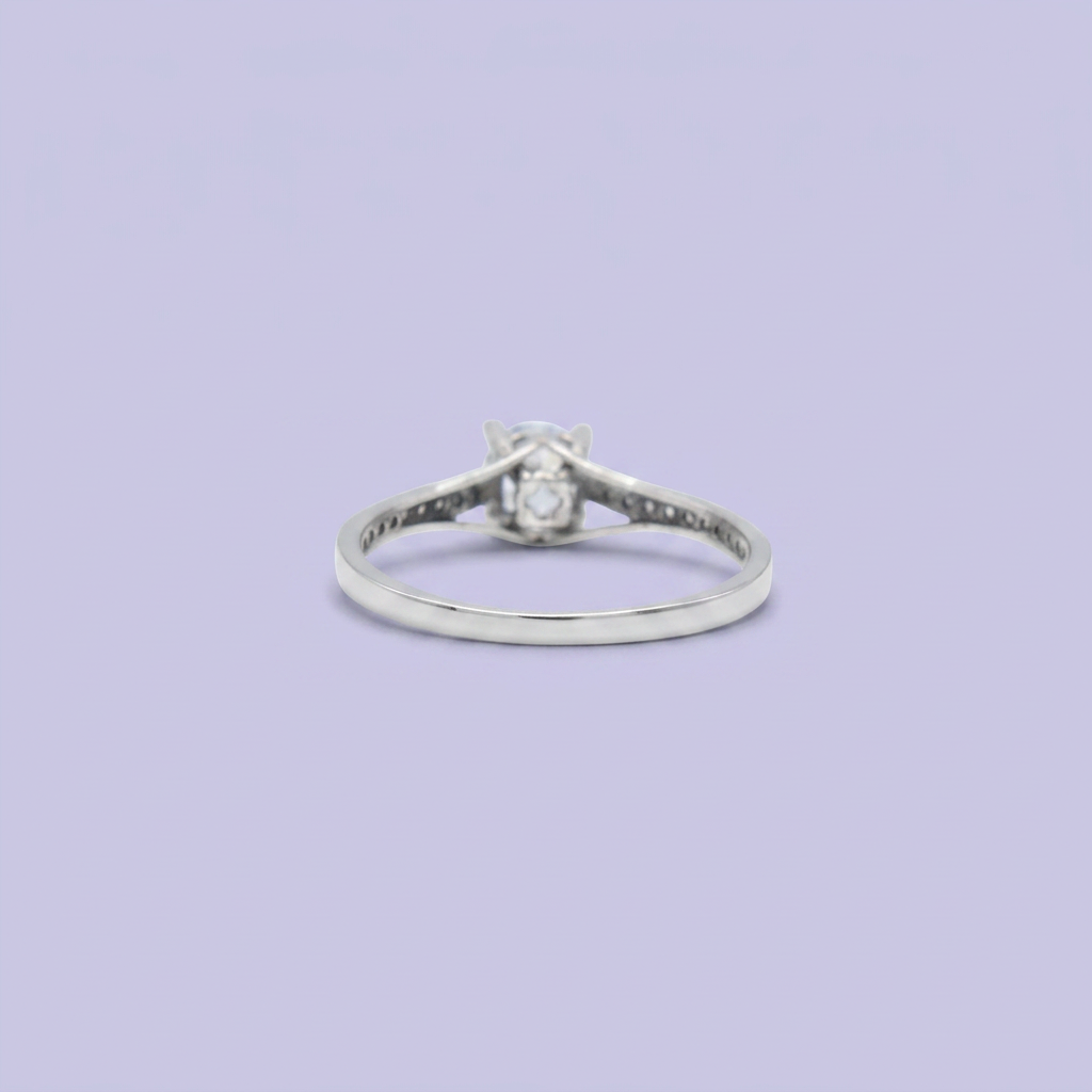 Anillo de Compromiso plata .925 con Incrustación de Zirconias y Diseño de Punta mod. 2707