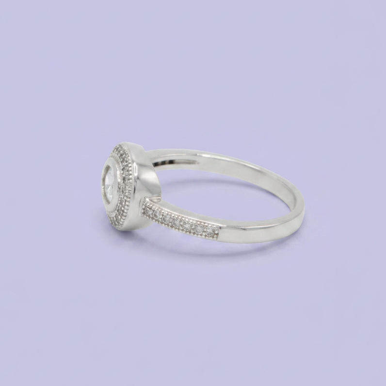 Anillo Solitario de Plata .925 Diseño Circular con Incrustacion de Zirconias mod. 2642
