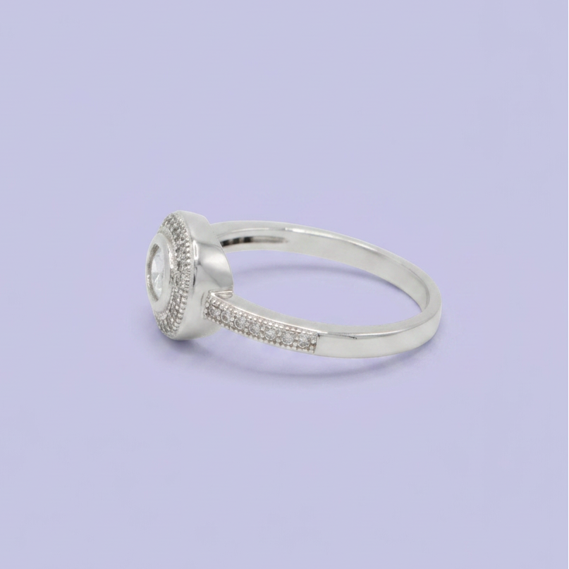 Anillo de Plata .925 Diseño Circular con Incrustacion de Zirconias mod. 2642