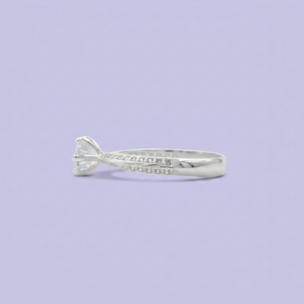 Anillo Solitario de Plata .925 Brillante con Banda Labrada mod. 2413