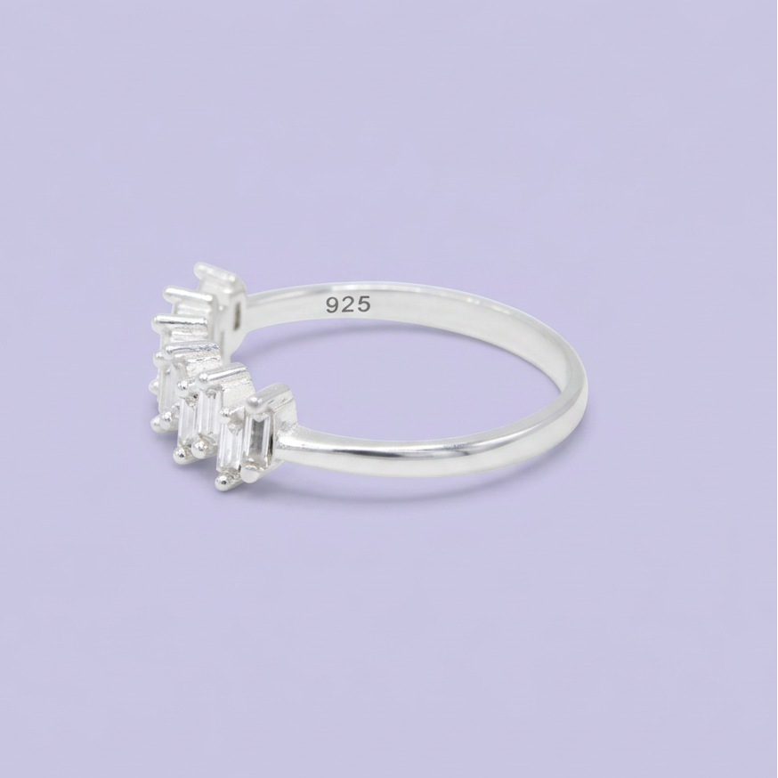 Anillo de Plata .925 con Diseño en Zig Zag con Zirconia Especial mod. 3093