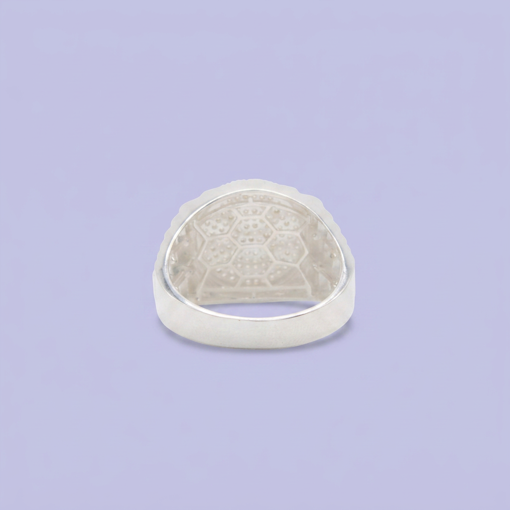 Anillo de Plata .925 con Frente Circular Incrustado con Zirconias Finas y Brillantes mod. 2810