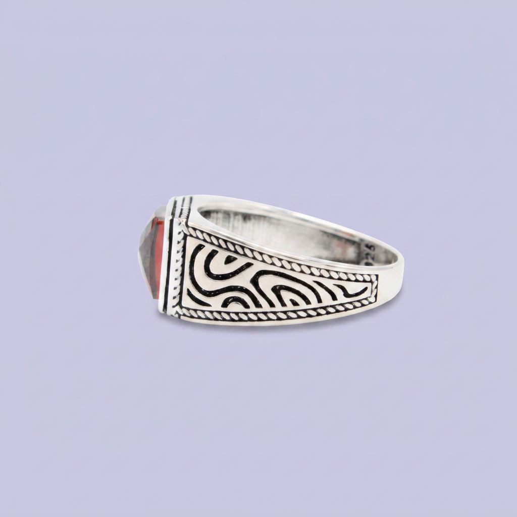 Anillo de Plata .925 con Zirconia Color Rojo Estilo Facetada mod. 2852