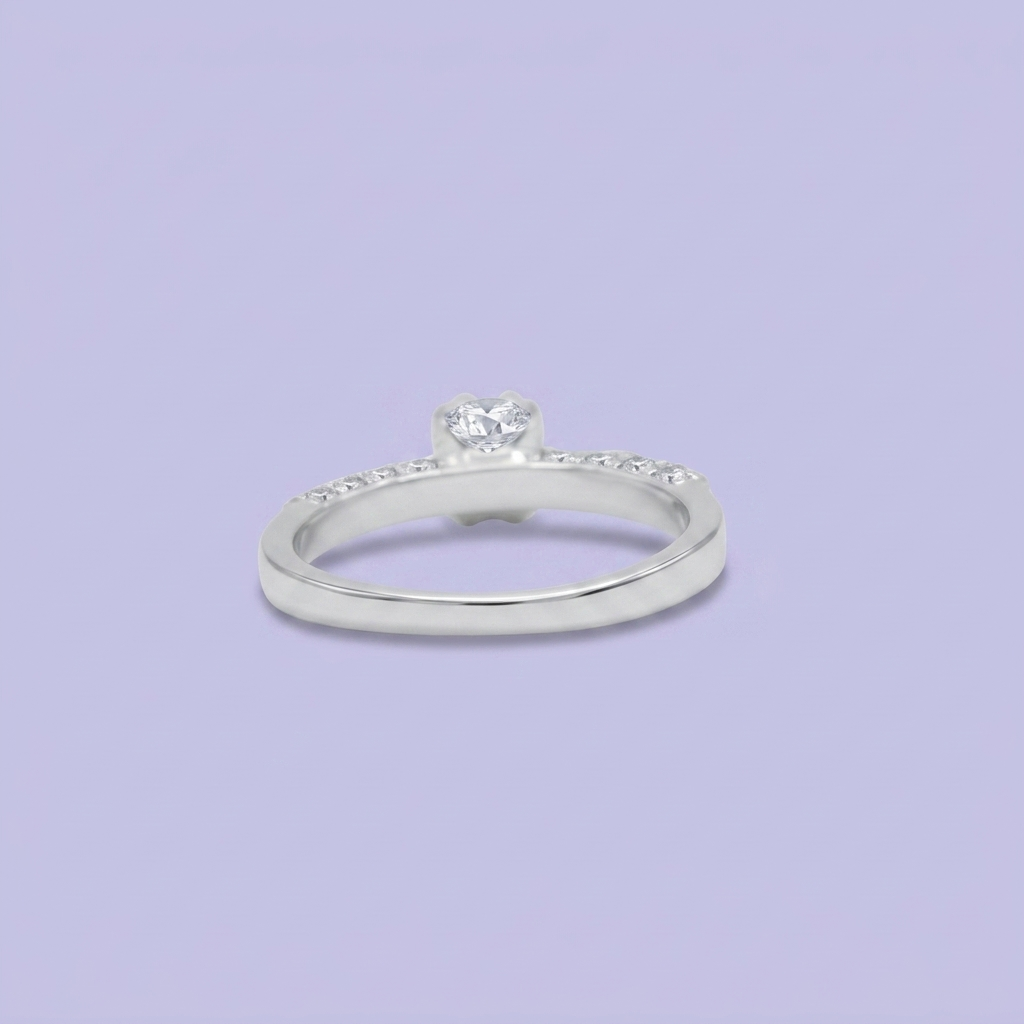 Anillo Solitario de Plata .925 con Incrustado Especial de Zirconias Baguette Mini mod. 2893