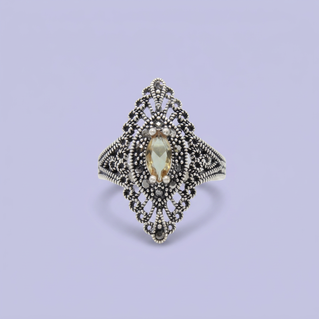 Anillo de Plata .925 Diseño Elegante con Zirconia Limón y Marquesitas mod. 3151