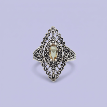 Anillo de Plata .925 Diseño Elegante con Zirconia Limón y Marquesitas mod. 3151