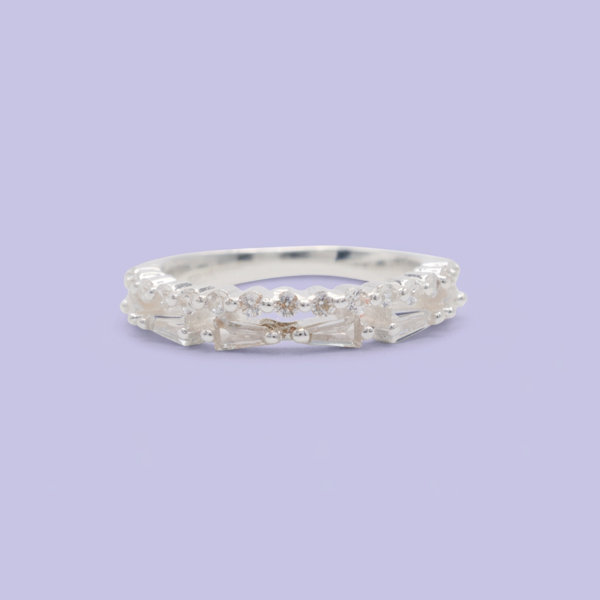 Anillo de Plata .925 con Doble Fila de Zirconias Finas en Cortes Especiales mod. 2895