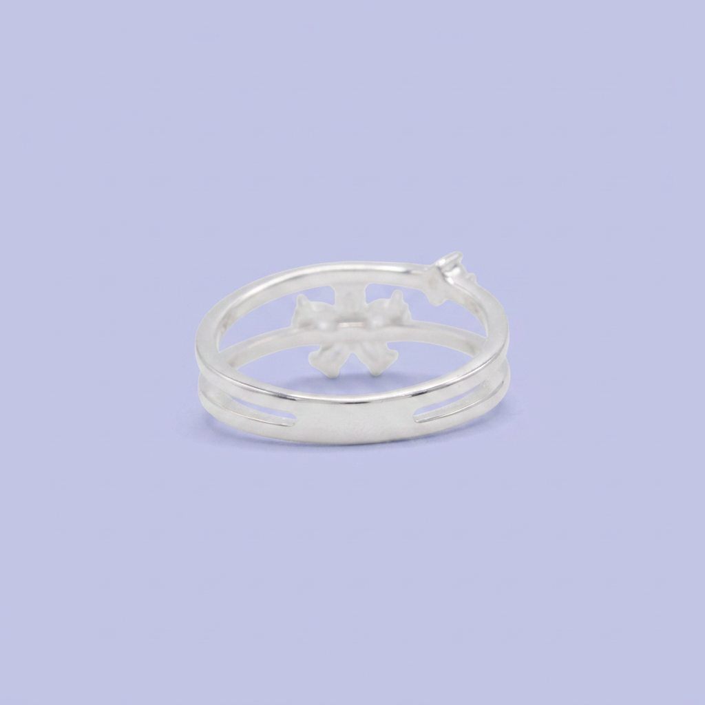 Anillo de Plata .925 Diseño Flor y Chispa de Zirconias Finas mod. 2898