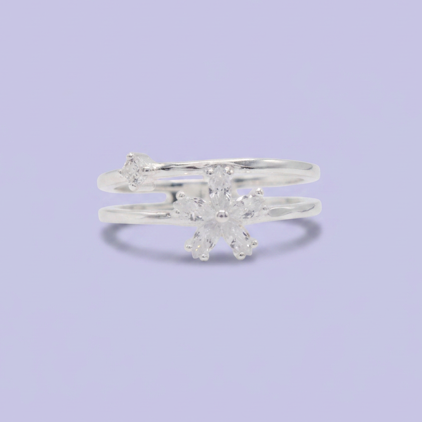 Anillo de Plata .925 Diseño Flor y Chispa de Zirconias Finas mod. 2898