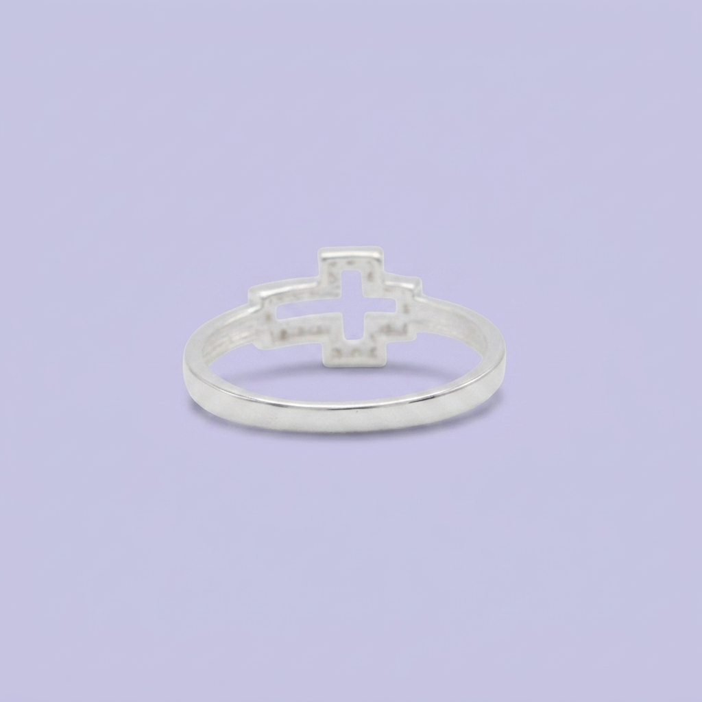 Anillo de Plata .925 Diseño de Cruz Calada Horizontal Incrustada de Zirconias Finas mod. 2899