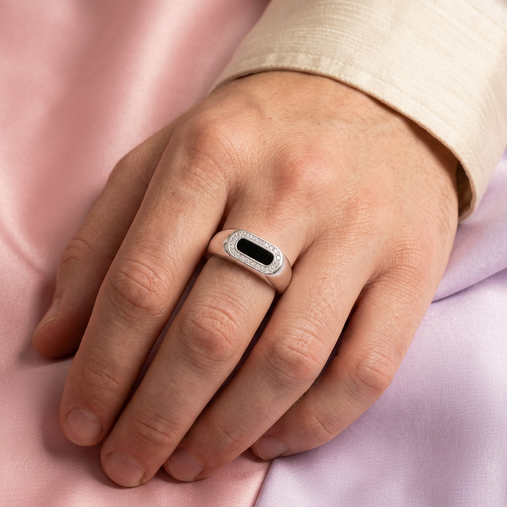 Anillo de Plata .925 con Diseño de Óvalo Brillante con Zirconias mod. 2662
